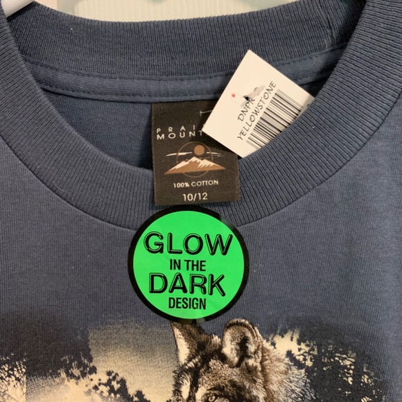 Wolves "Glow in the Dark" T-Shirt From Prairie Mountain Youth Size 10/12 - Picture 3 of 5